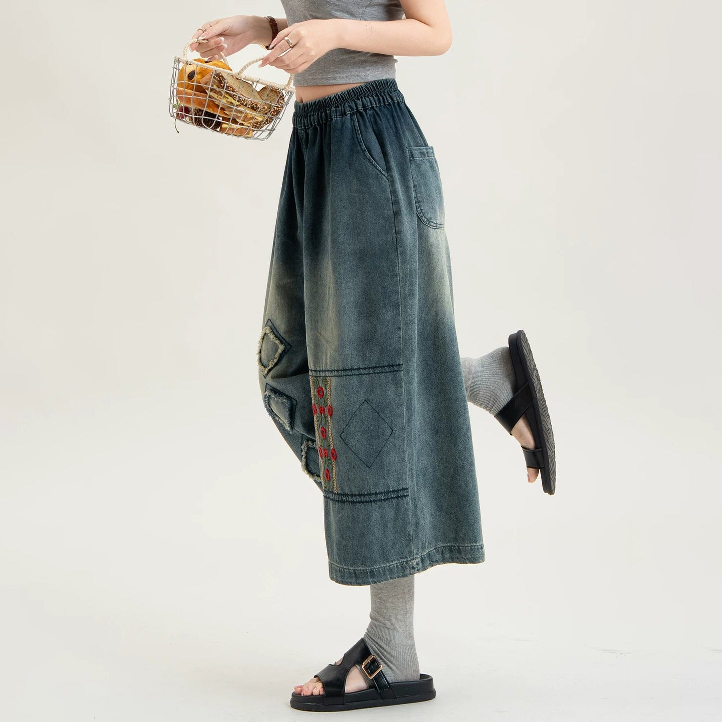 【ボトムス】ボヘミアン風 刺繍デニムハーフパンツ レディース 七分丈 ワイドシルエット ゴムウエスト【JZシリーズ】