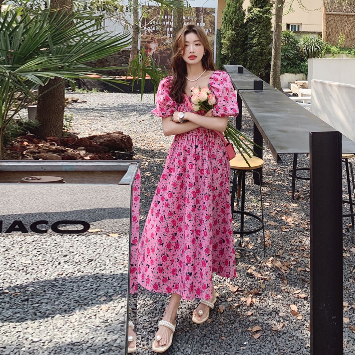 【ワンピース】夏 フレンチエレガンス ゆったりスクエアネック パフスリーブ シェイプアップ 半袖フラワープリントワンピース【SHシリーズ】