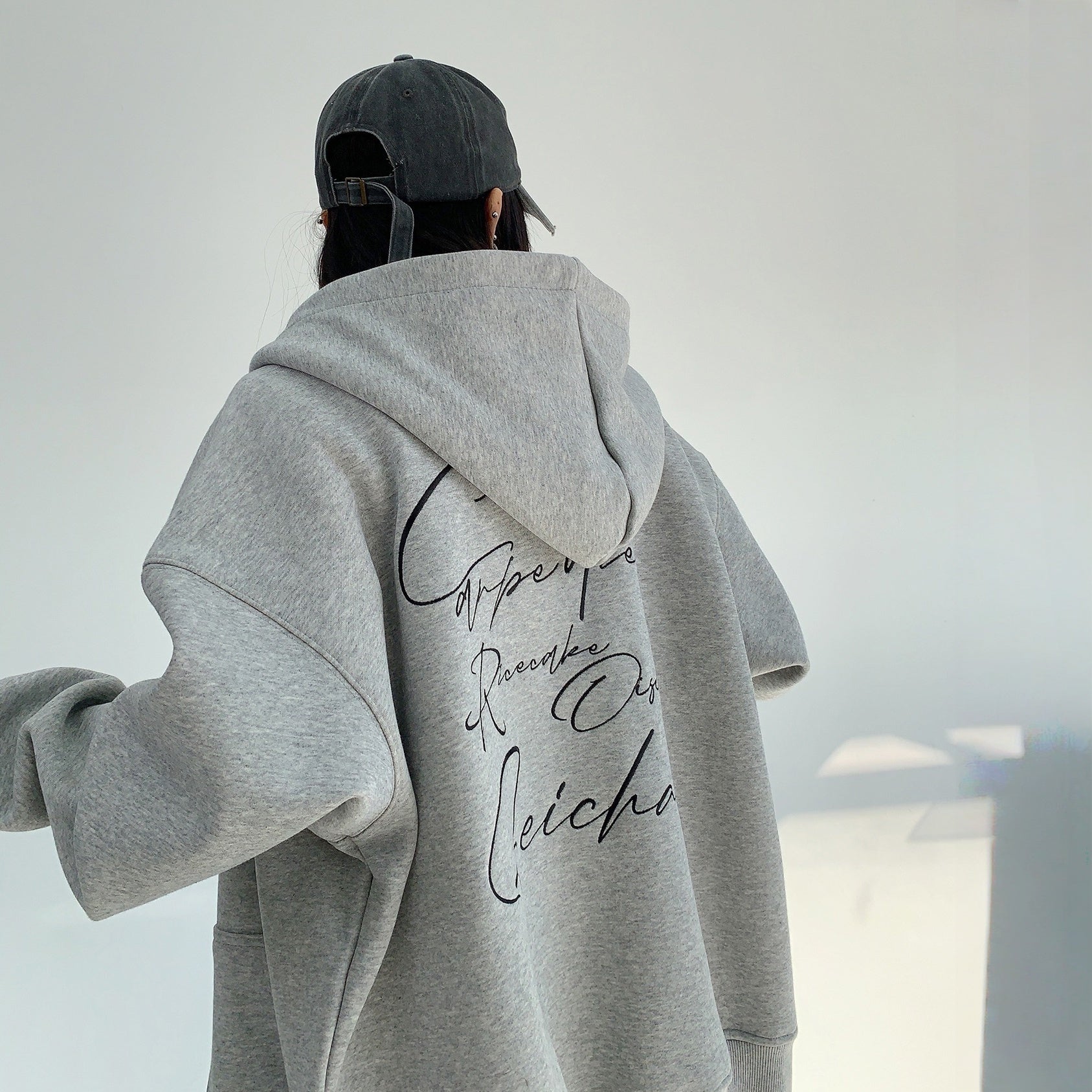 アウター】春 秋 冬 ゆるシルエット 刺繍 フード付き ジャケット