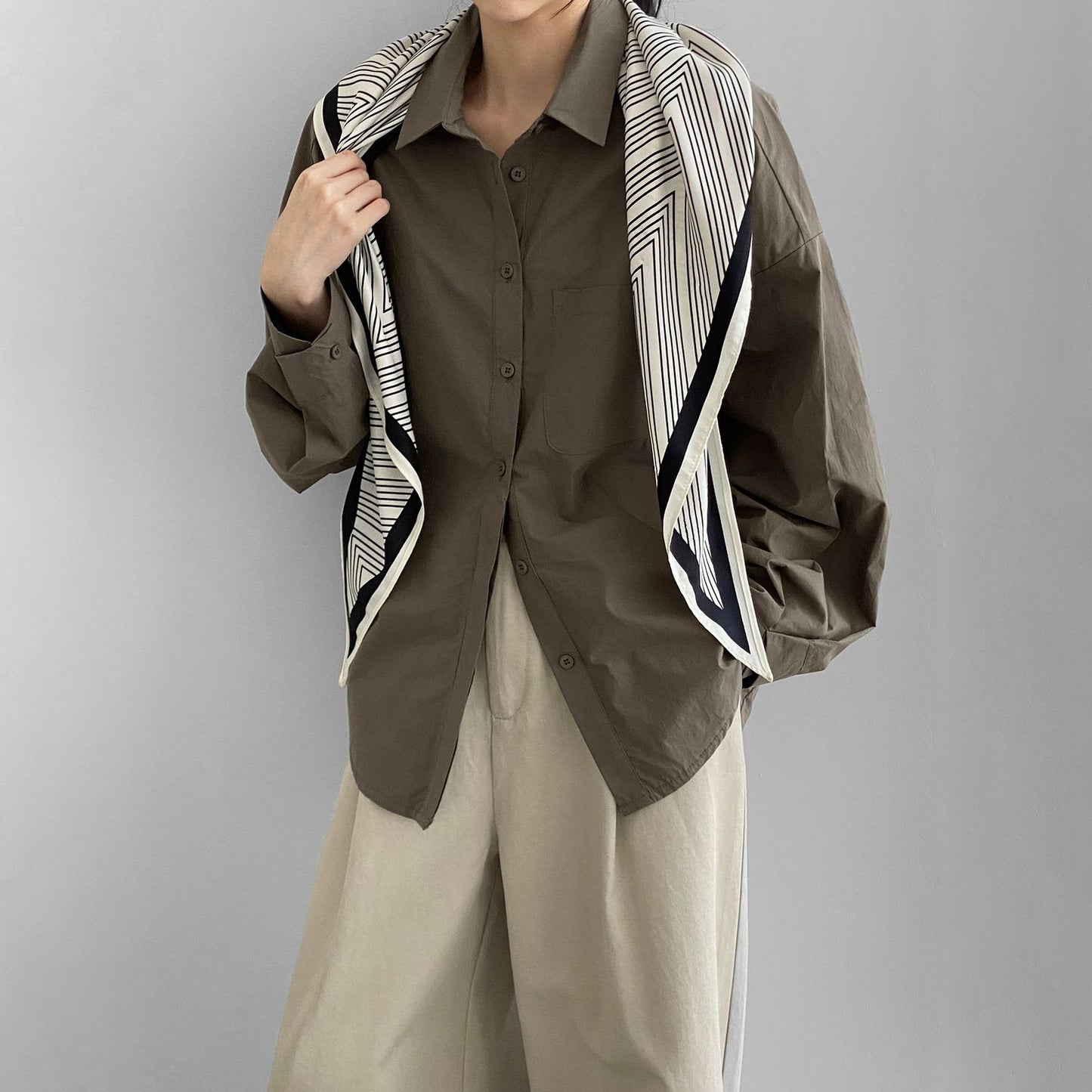 【トップス】アート系 デザインシャツ レディース バルーンスリーブ 韓国風 無地 ゆるカジュアル 上品ブラウス【JZシリーズ】