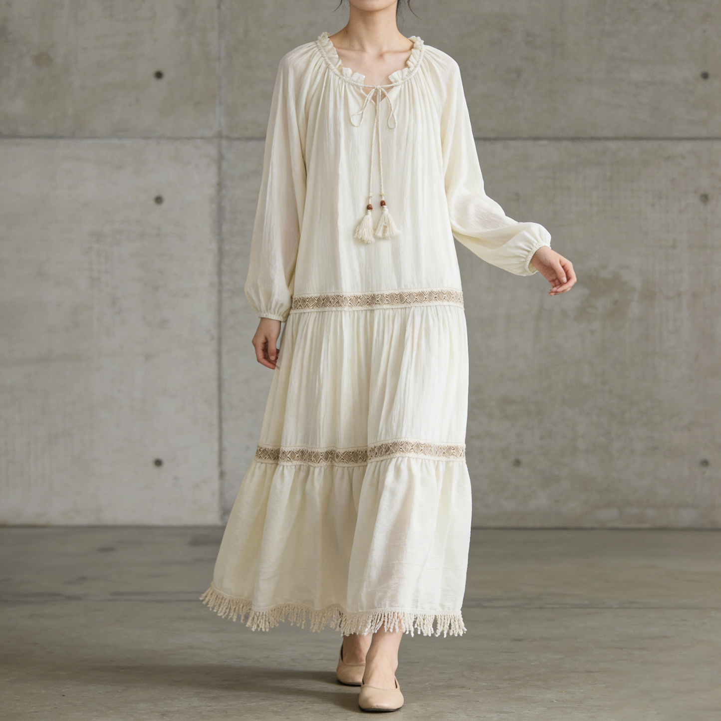 【ワンピース】一目惚れ確定！リゾート感たっぷり 民族風ロングドレス｜タッセル＆フレア袖 長袖ワンピース【SHシリーズ】