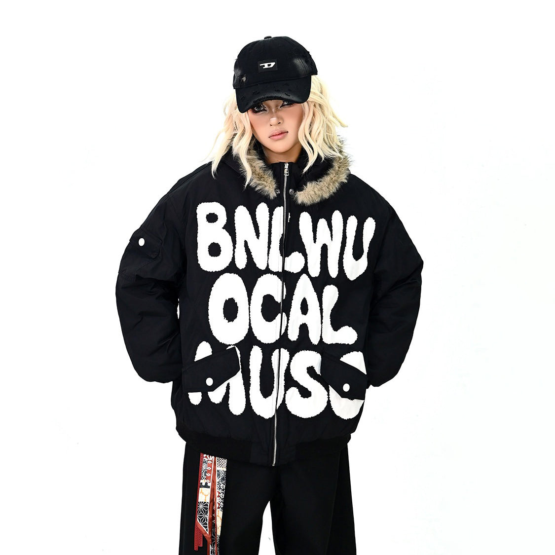 【アウター】ロゴ入り ファー付きフードコート レディース 冬 ゆったりBF風 韓国風 学院風 綿入れコート【FCシリーズ】