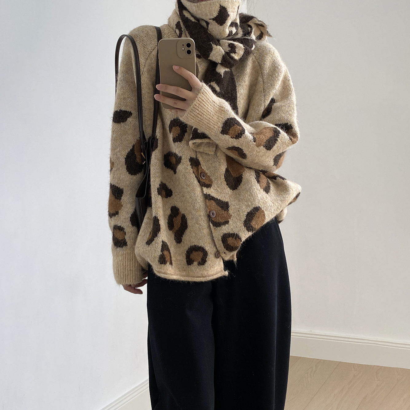 【トップス】ゆるニット レオパード柄カーディガン マフラー付き 秋冬 暖かい おしゃれ レディース【JZシリーズ】