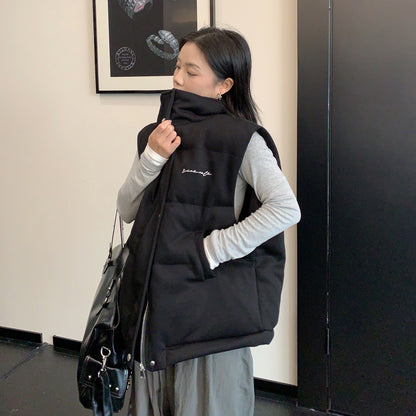 【トップス】ミニマルデザイン 刺繍中綿ベスト レディース 厚手で上品な雰囲気【FCシリーズ】