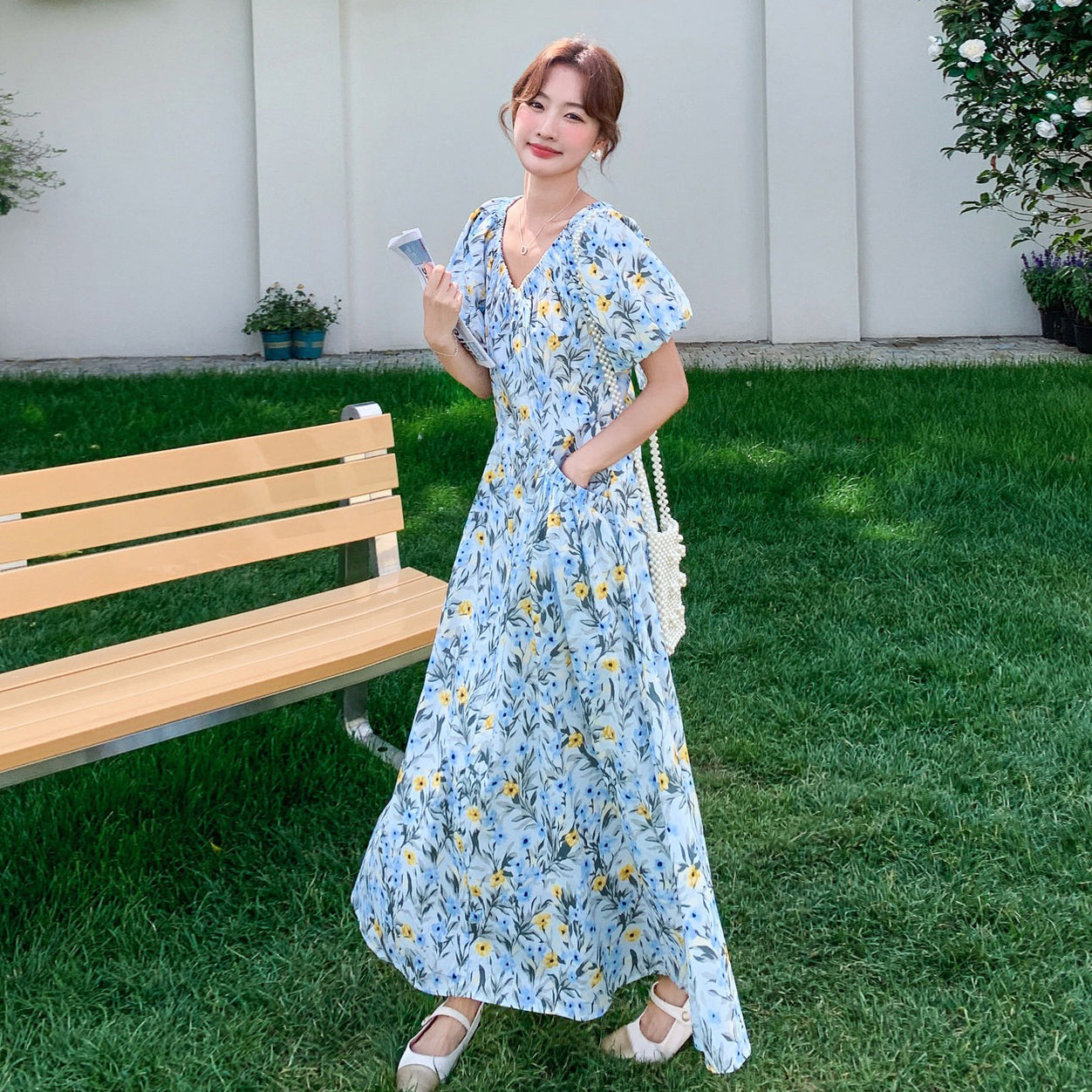 【ワンピース】花柄ワンピース レディース ブルー Vネック パフスリーブ 半袖 ナチュラル フレアシルエット ロング丈 夏新作【SHシリーズ】