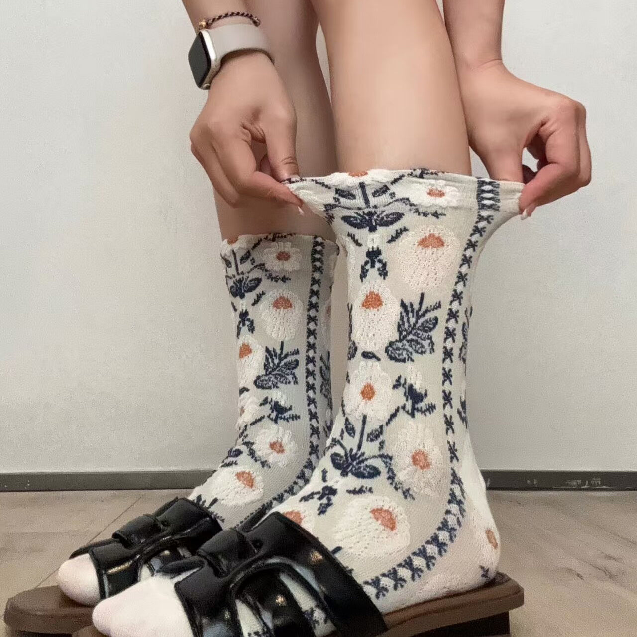 【インナー】レトロフラワーソックス レディース 立体花柄 ジャカード編み 上品デザイン ヴィンテージスタイル
