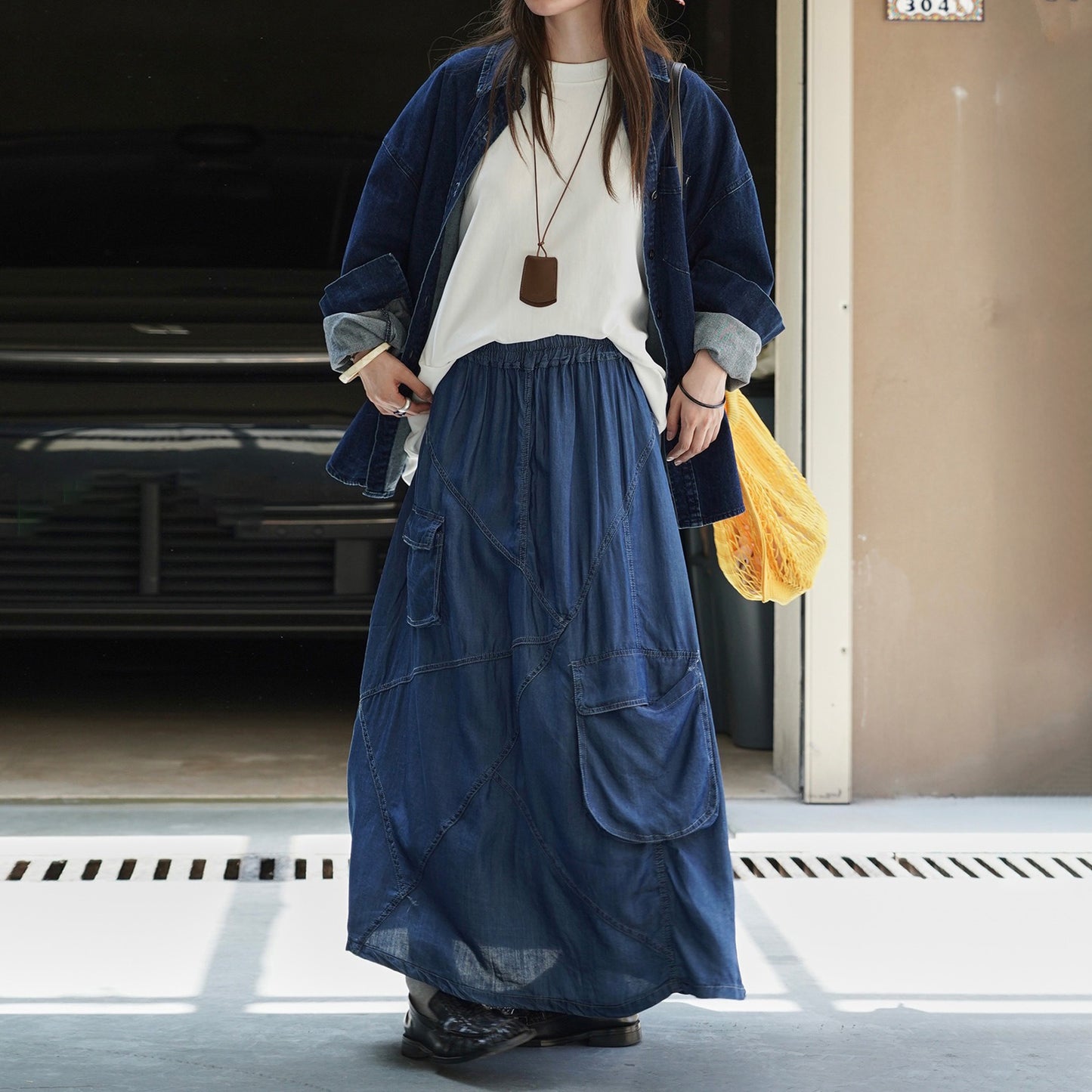 【ボトムス】初秋新作 日系デザイン×切り替えポケット付きデニムロングスカート｜落ち感のある素材で大人っぽく決まる一枚【JZシリーズ】