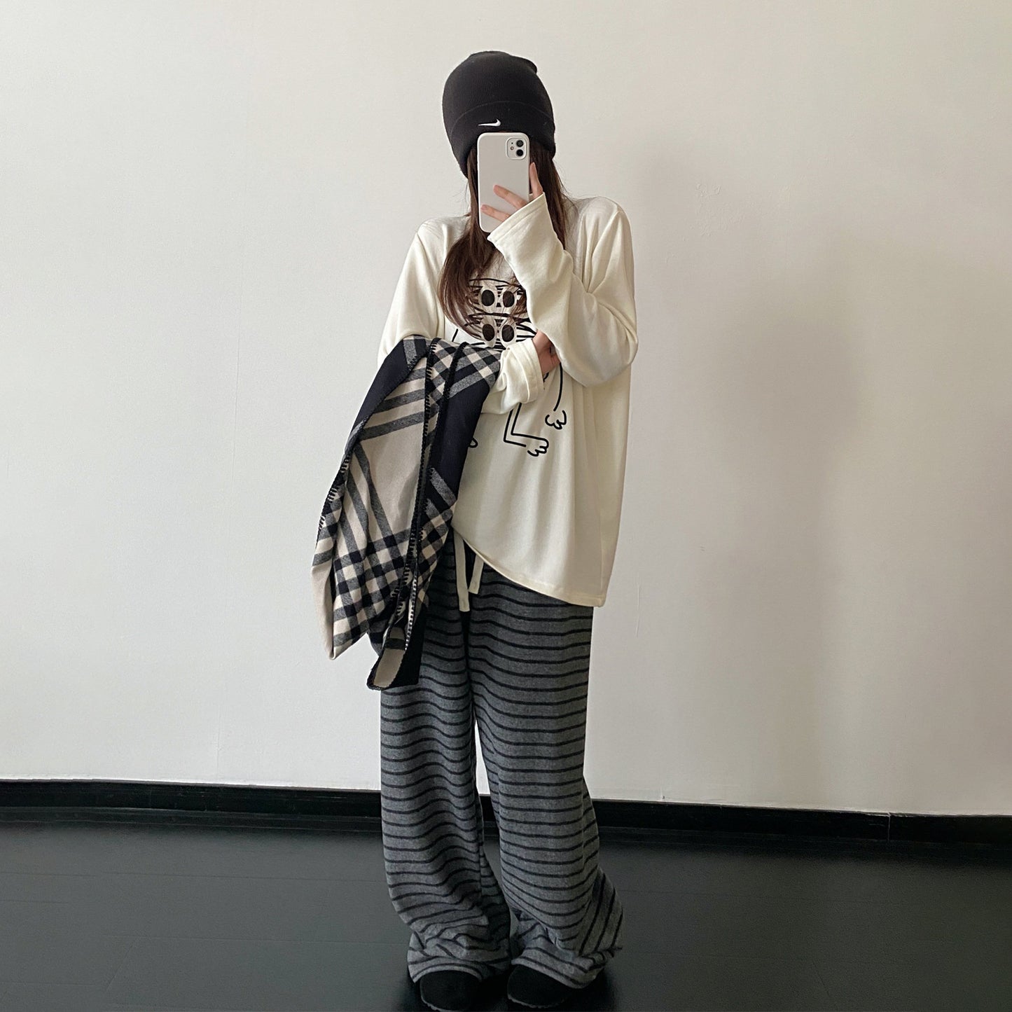 【トップス】カートゥーンプリント ルーズフィット デザイン性 インナー Ｔシャツ【FCシリーズ】