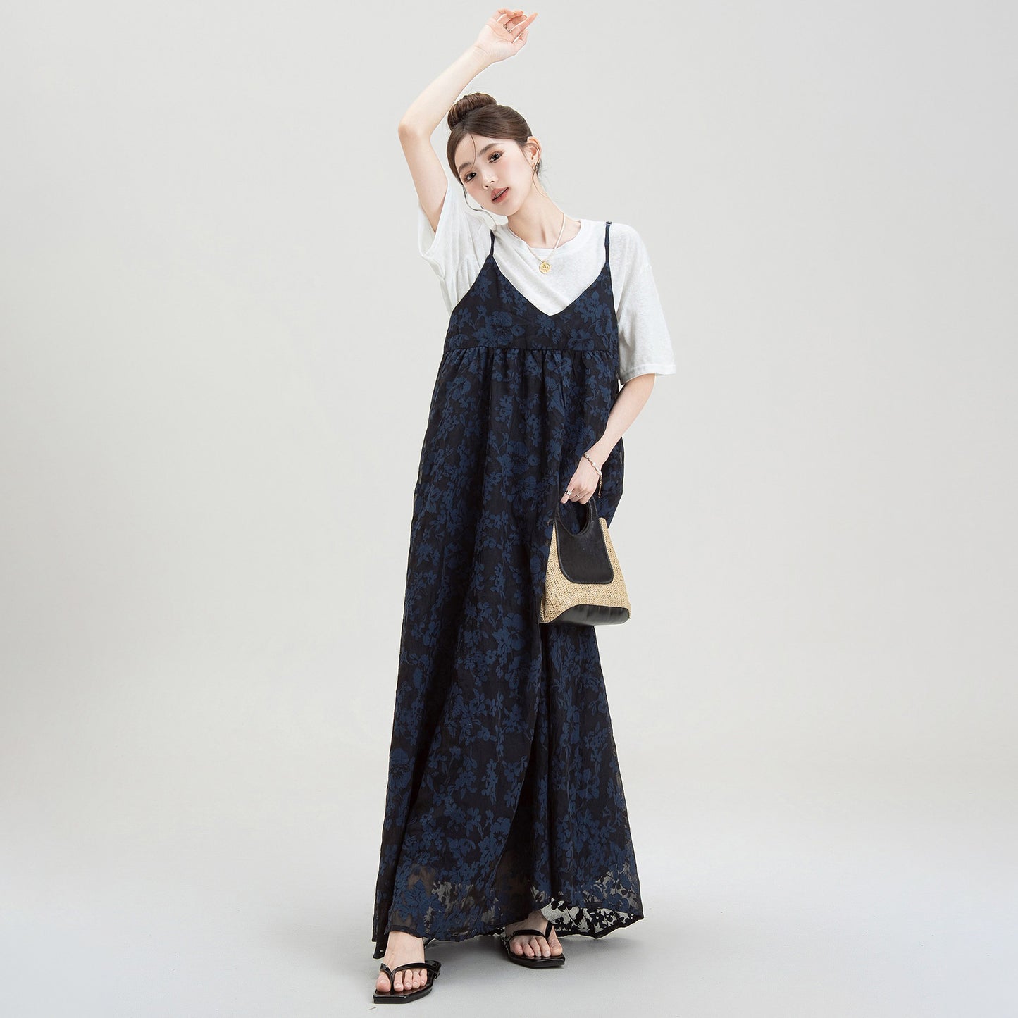 【ワンピース】フレンチ風 ブルー花柄 レディース 夏新作 Vネック Aライン ロング丈 体型カバー ゆったり リゾート 海 ビーチ 旅行 人気 トレンド 夏 ノースリーブワンピース
【SHシリーズ】
