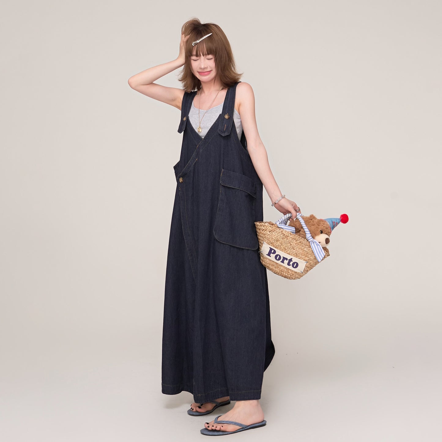 【ワンピース】夏 トレンド感漂う レトロデニム Vネック ノースリーブサロペットワンピース ゆったりシルエット 着痩せ効果【AHシリーズ】