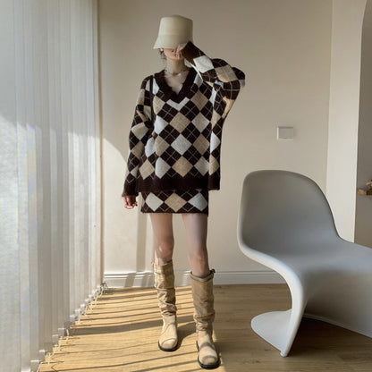 【セットアップ】Vネック プルオーバー ダメージ加工 ゆったり レトロ ダイヤ柄 ニット + Aライン ニットミニスカート 上下セット【JZシリーズ】