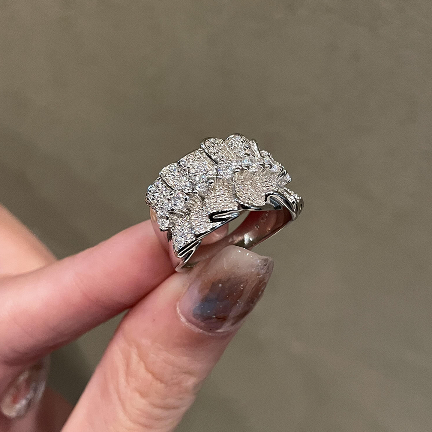 【グッズ】サテンフリル×ジルコニアリング 中古風ラグジュアリーアクセ 高級感 指輪