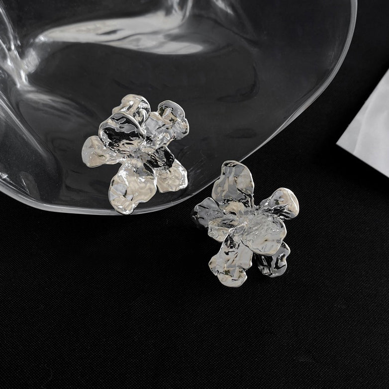 【🎁 B2G1｜先行スタート！】【グッズ】フラワーモチーフピアス｜小顔見せ×個性派デザイン｜韓国風トレンドアクセサリー