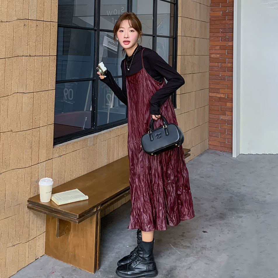 2点セット！【セットアップ】アンコーラレッド フェイクレザーキャミワンピース＋インナートップス セット 上品で個性的なスタイル【JZシリーズ】