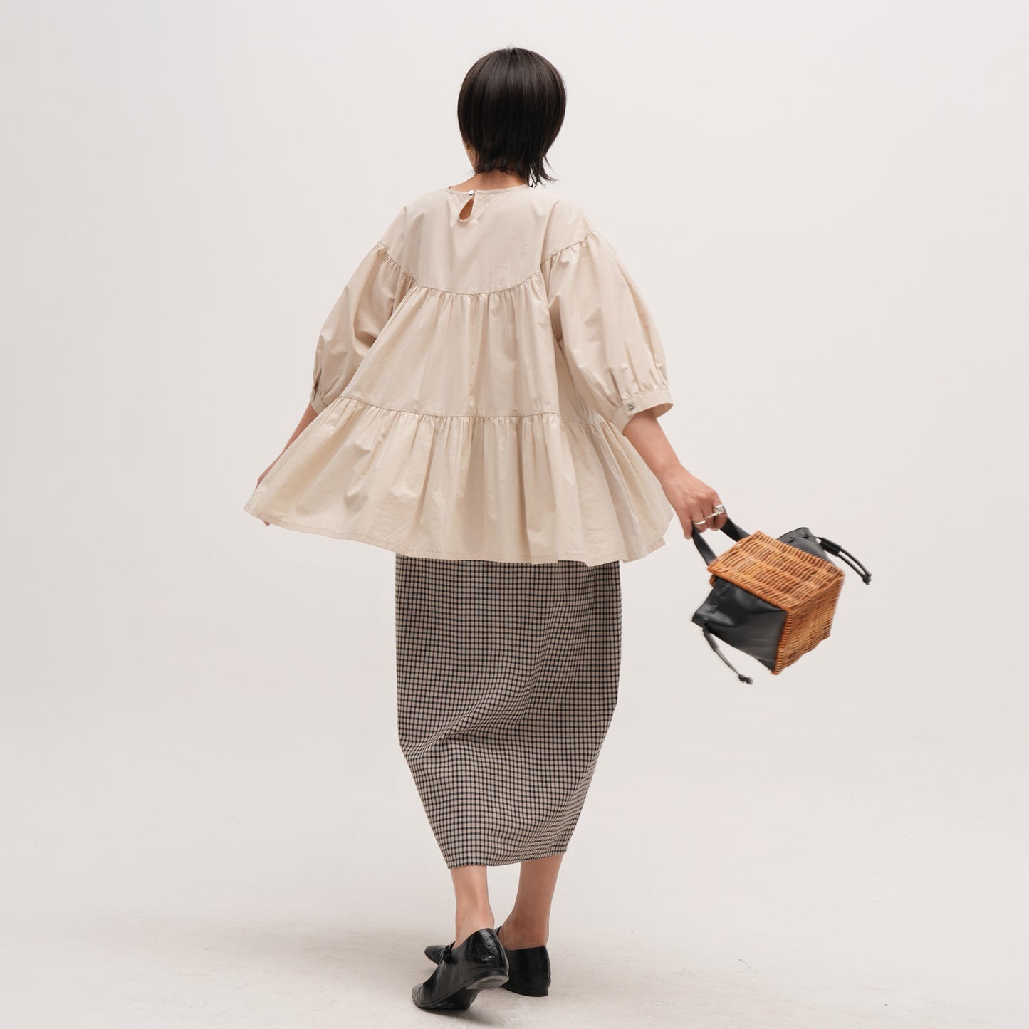 【トップス】レトロ ブラウス シャツ レディース ゆったり 体型カバー 大きいサイズ ミディアム丈 長袖 シャツ デザイン感 トップス【JZシリーズ】