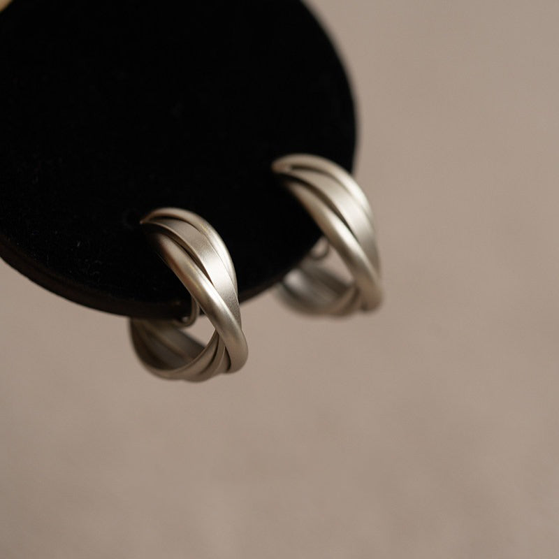 【グッズ】ヴィンテージマットクロスジオメトリックイヤリング ピアス 2026新作 爆発的ヒット 軽奢感 高級感 シンプルクール