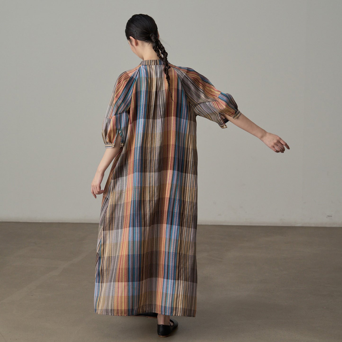 【ワンピース】フレンチリゾート風 チェック柄ロングシャツワンピース 半袖 ゆったりシルエット【SHシリーズ】