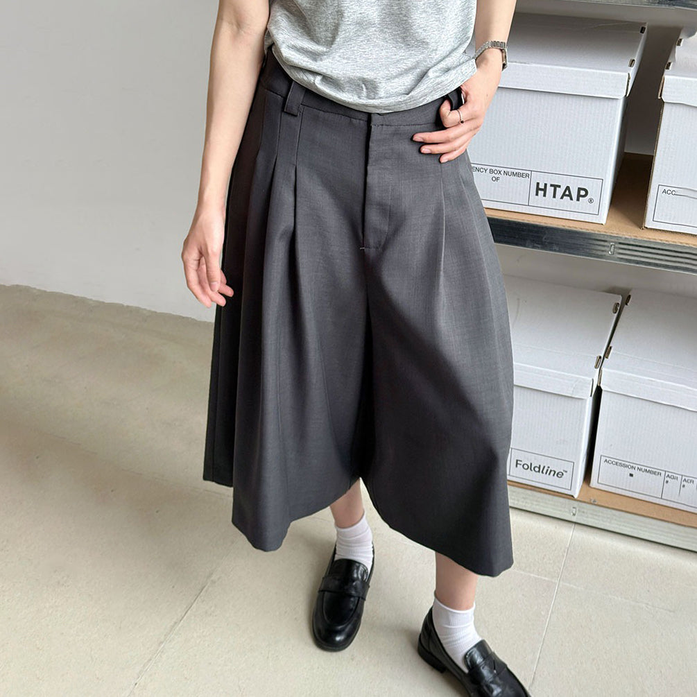 【ボトムス】夏新作・日系カジュアルスーツ風タック入りワイドハーフパンツ（8分丈・通勤にも）【SNシリーズ】