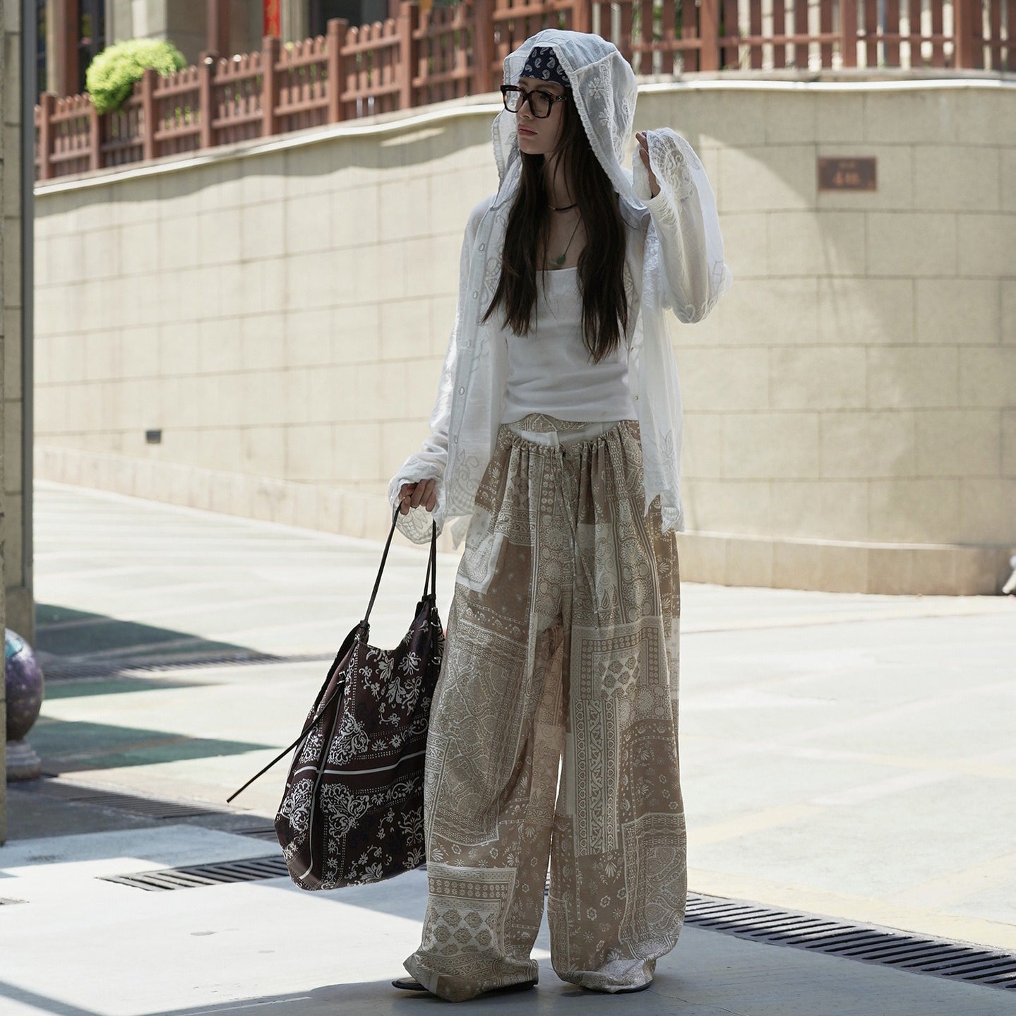 【アウター】韓国風 レース ジャカード×フード付き シャツ 涼しげで軽やか◎おしゃれ女子のための透け感サマートップス【JZシリーズ】