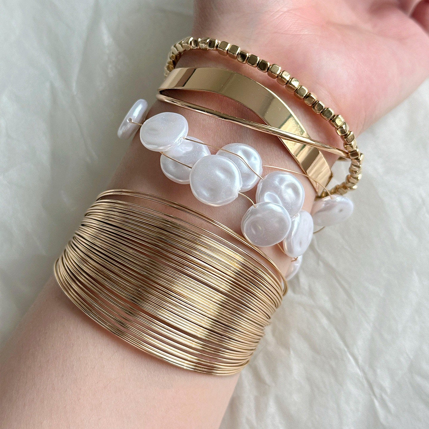 【グッズ】セット！ヴィンテージメタルバングル 重ね付け 欧米風ブレスレット