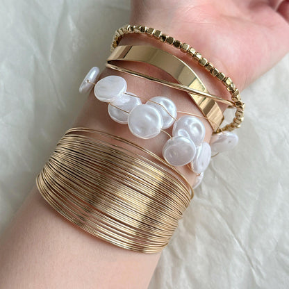 【グッズ】セット！ヴィンテージメタルバングル 重ね付け 欧米風ブレスレット