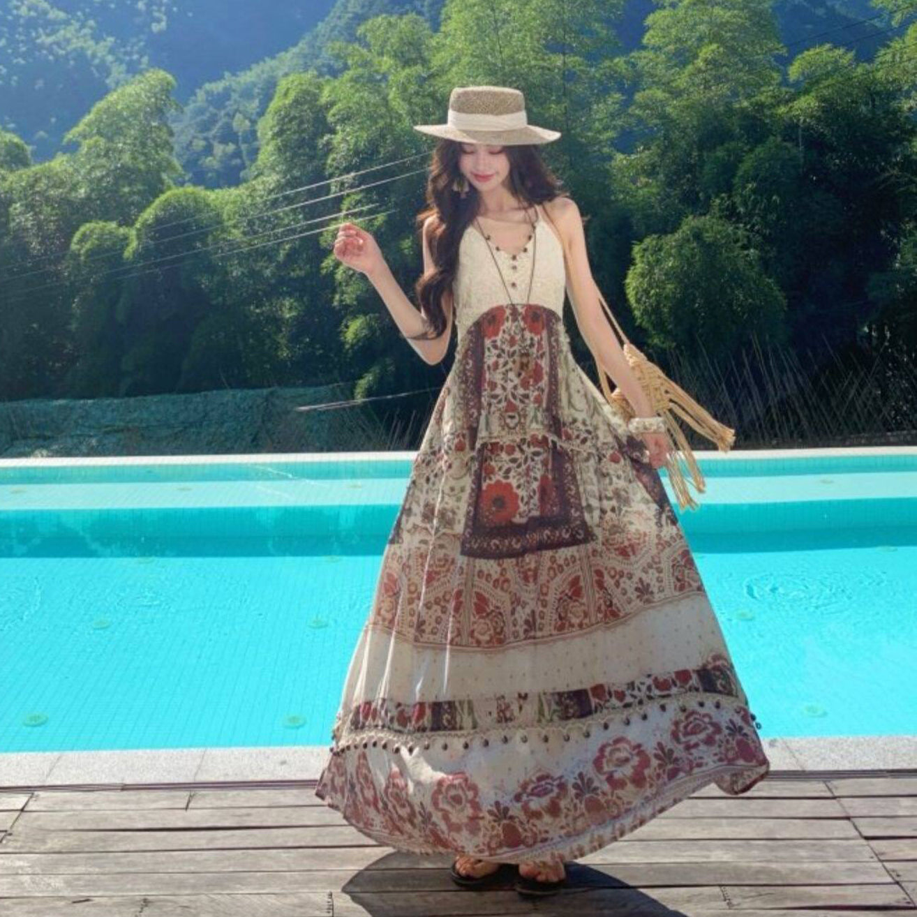 【ワンピース】エスニックボヘミアン風 花柄キャミワンピース Vネック ロング丈 海辺&旅行コーデ バカンスドレス【SHシリーズ】