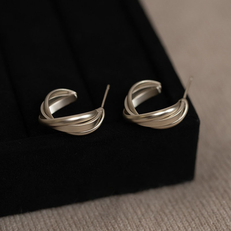 【グッズ】ヴィンテージマットクロスジオメトリックイヤリング ピアス 2026新作 爆発的ヒット 軽奢感 高級感 シンプルクール