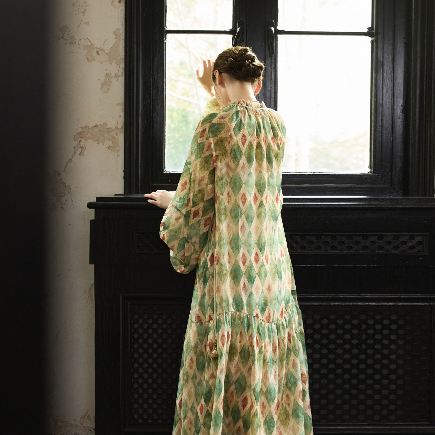 【ワンピース】【30-35日内発送】フレンチ レトロ プリント パフスリーブワンピース ゆったり Vネック 長袖ワンピース【SHシリーズ】