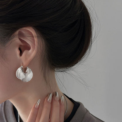 【🎁 B2G1｜先行スタート！】【グッズ】立体スパイラルデザイン フープピアス クール系お洒落イヤーアクセ