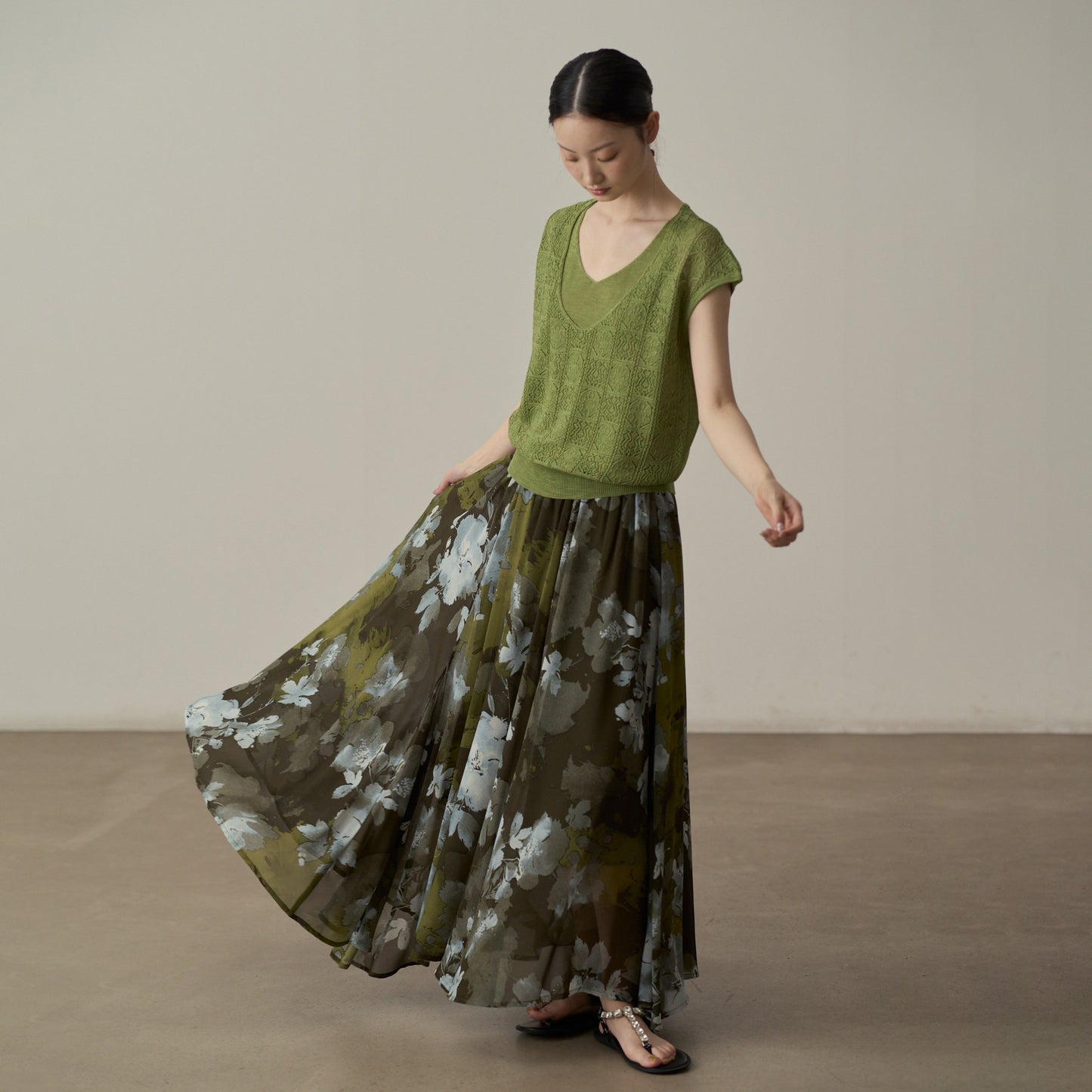 【ボトムス】スカート レディース 水墨花柄 シフォン フレアスカート ロング丈 リゾート風 上品 ゆったり【SHシリーズ】【15～20日内発送】