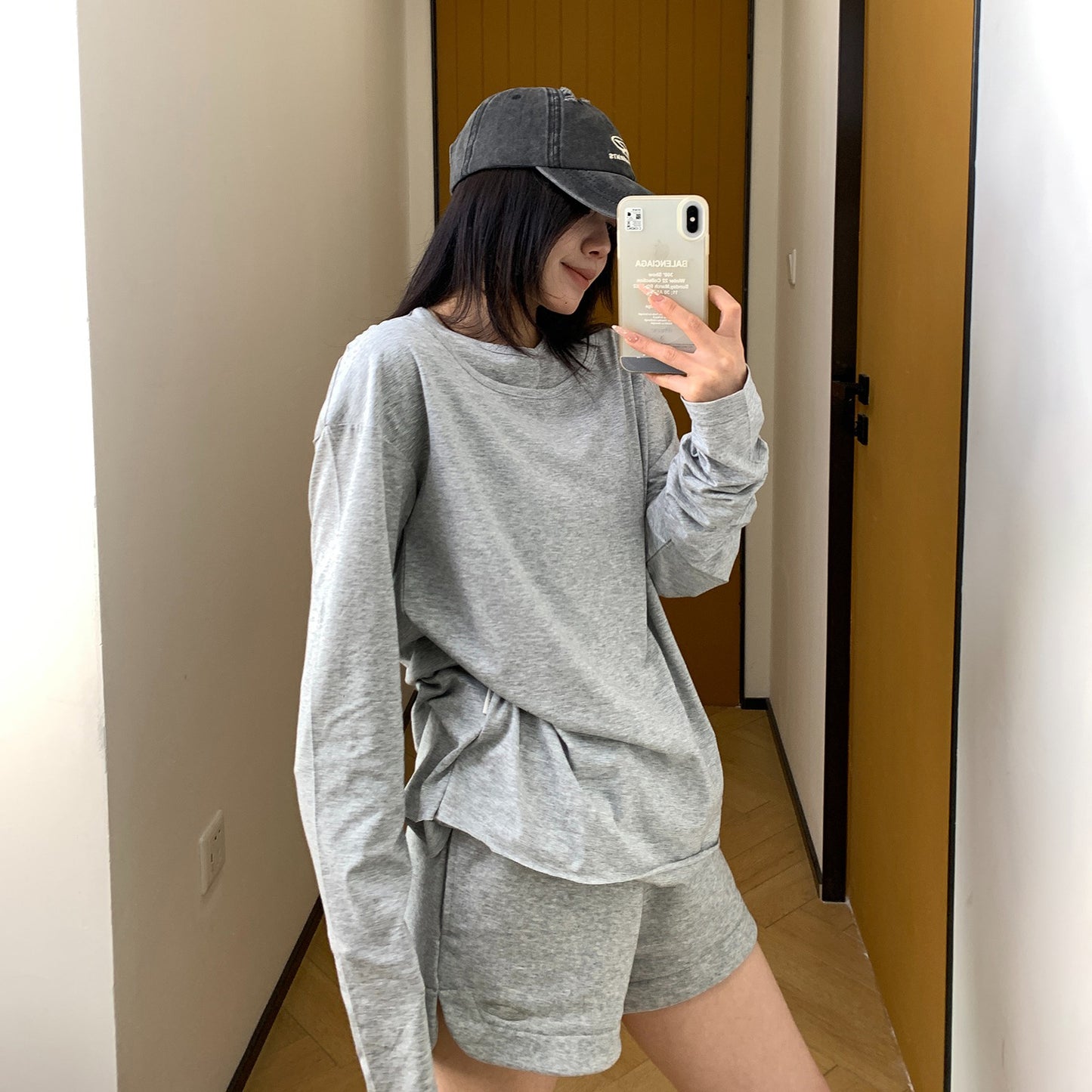 【トップス】【10～15日内発送】上品シルエット高級感 夏新作 シンプルレイヤード風 UVカット 薄手長袖Tシャツ【FCシリーズ】