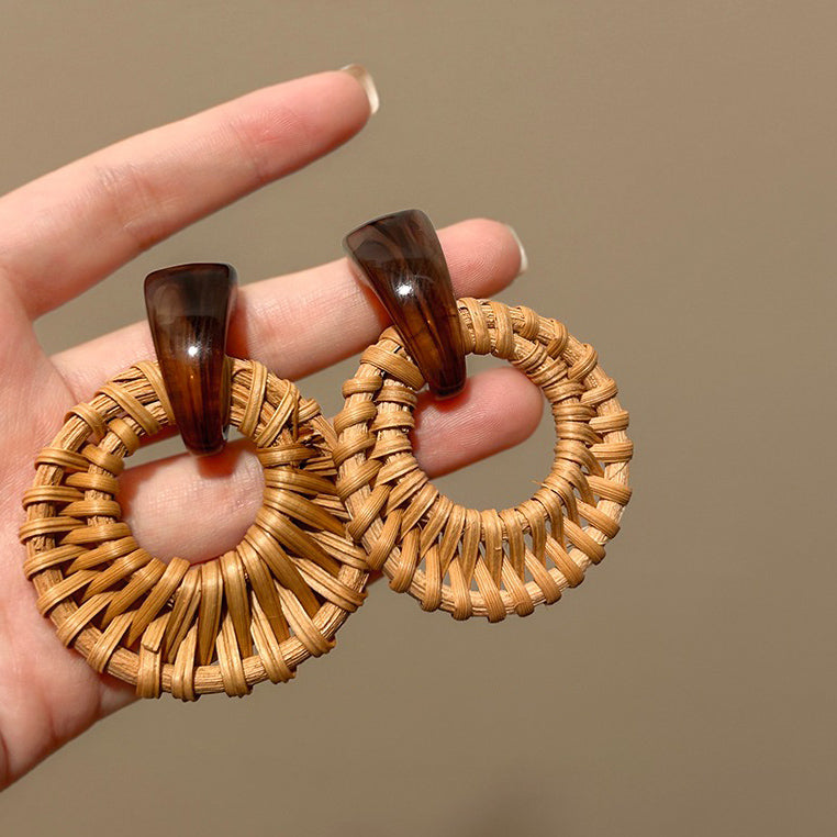 【🎁 B2G1｜先行スタート！】【グッズ】ヴィンテージ風バンブー＆ストロー編みピアス　春夏にぴったりのリゾート感＆高見えデザイン
