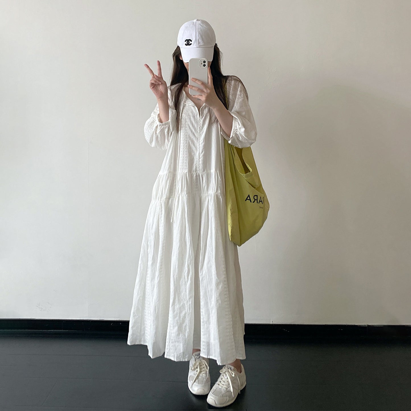 【ワンピース】レディース ホワイト 長袖 ワンピース フレンチリゾート レースアップ デザイン ロングワンピース テクスチャー素材 上品 きれいめ 夏【FCシリーズ】