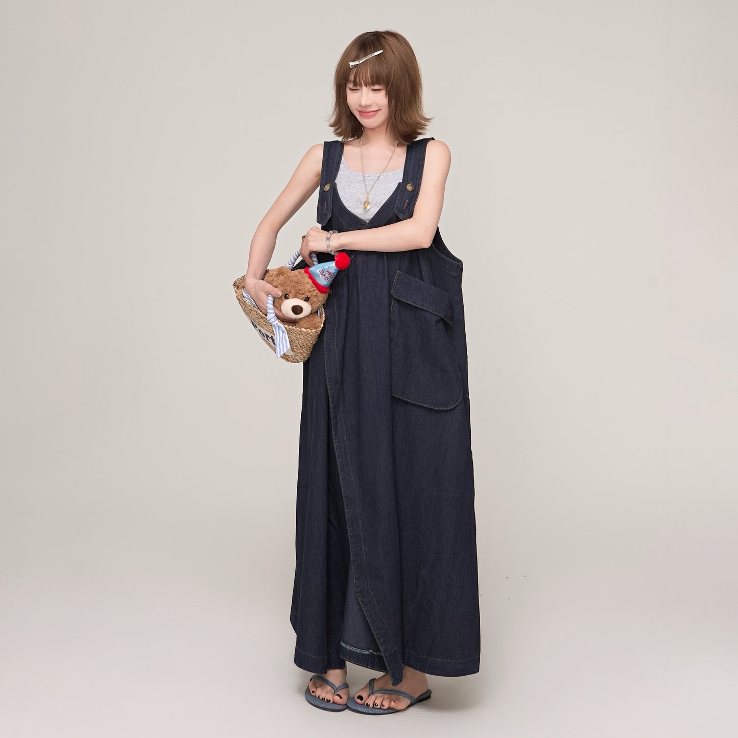 【ワンピース】夏 トレンド感漂う レトロデニム Vネック ノースリーブサロペットワンピース ゆったりシルエット 着痩せ効果【AHシリーズ】