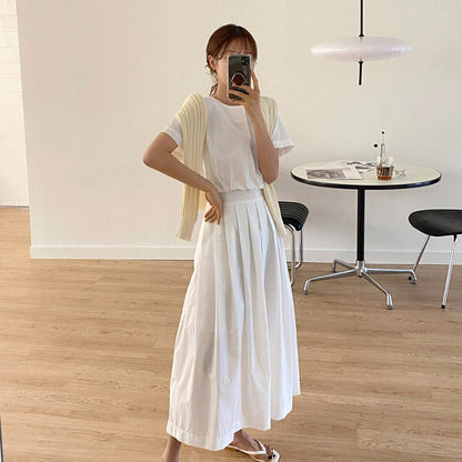 【ワンピース】フレンチシックな夏ワンピ｜クルーネック×タック入りウエストマークデザインで細見え◎