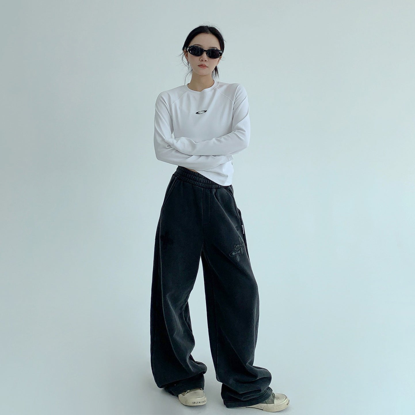 【ボトムス】韓国風 ヴィンテージライク デニムパンツ レディース 直筒＆刺繍入り【FCシリーズ】