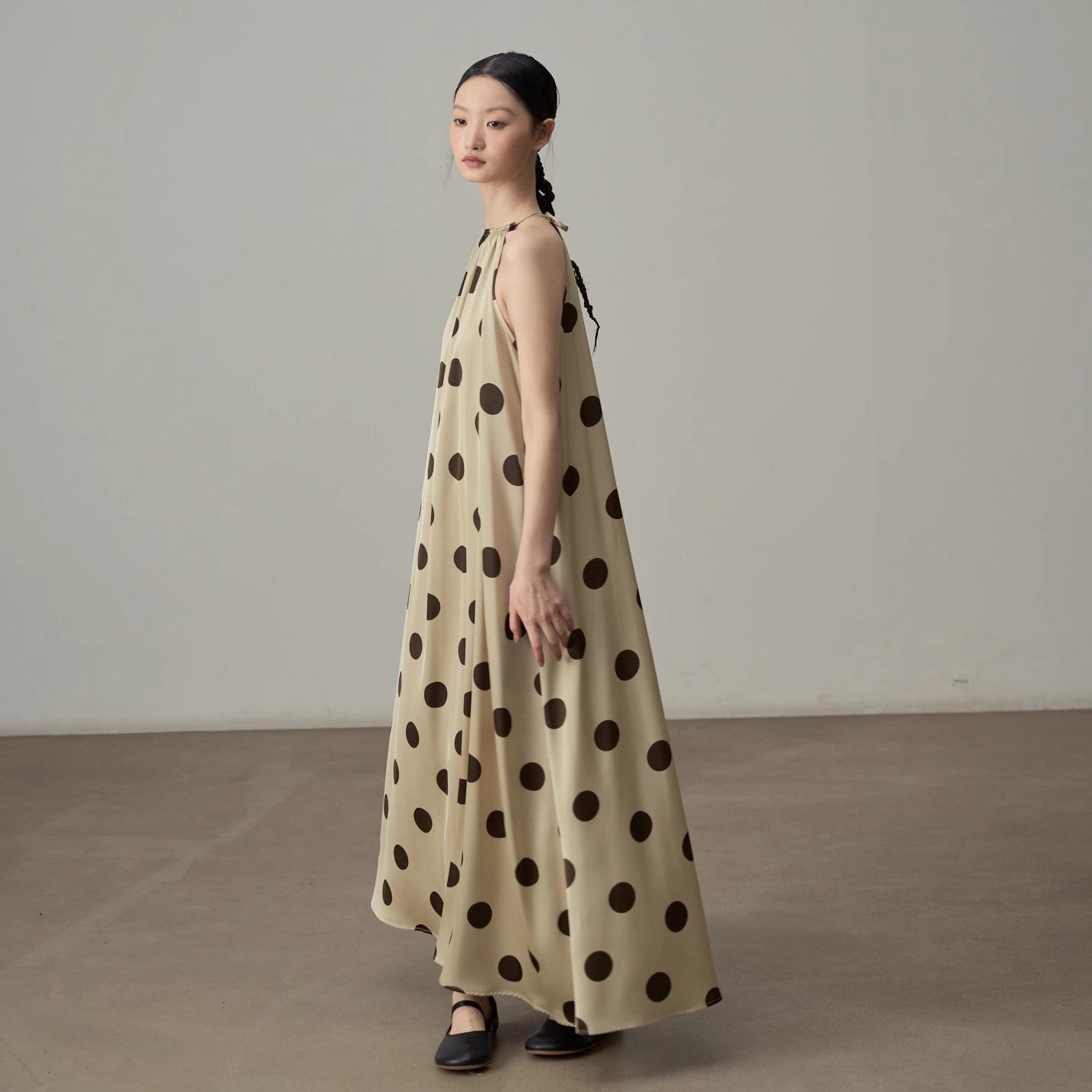 【ワンピース】レトロ リゾート風 ドット柄プリント ノースリーブワンピース レディース ゆったりスリム見え ミディ丈 ロングドレス【SHシリーズ】
