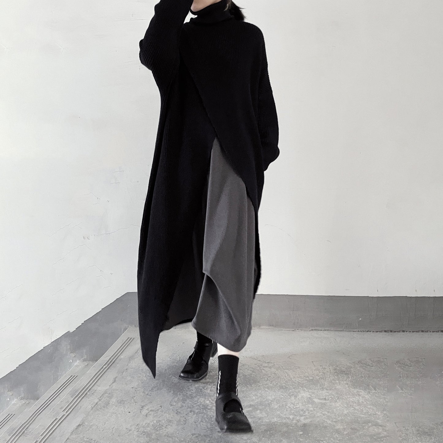 【24AW】【15～20日内発送】【ワンピース】秋冬ハイスリット ハイカラー ミモレ丈 ニット 長袖ワンピース 【AHシリーズ】