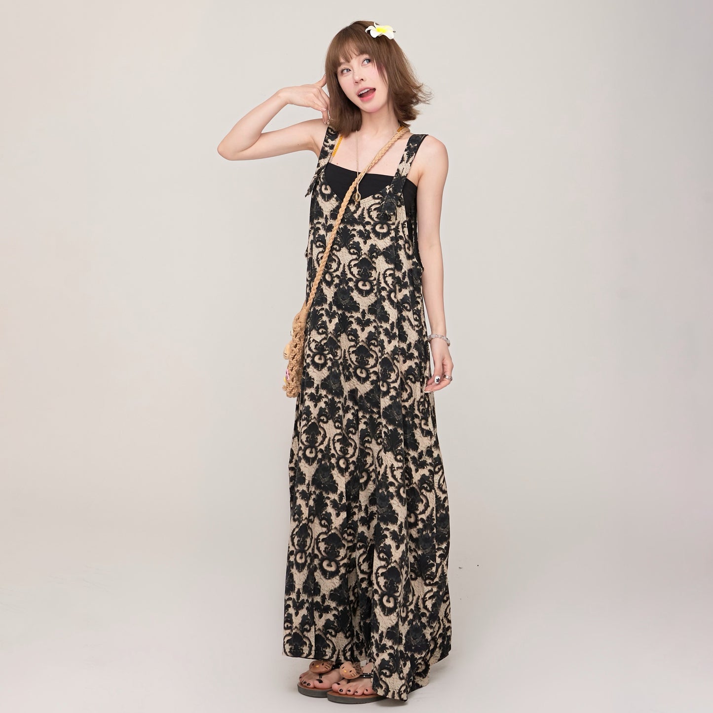 【ボトムス】ゆったりルーズ感 Vネックサロペット 夏新作 エンボスジャガード ワイドパンツオールインワン【SHシリーズ】