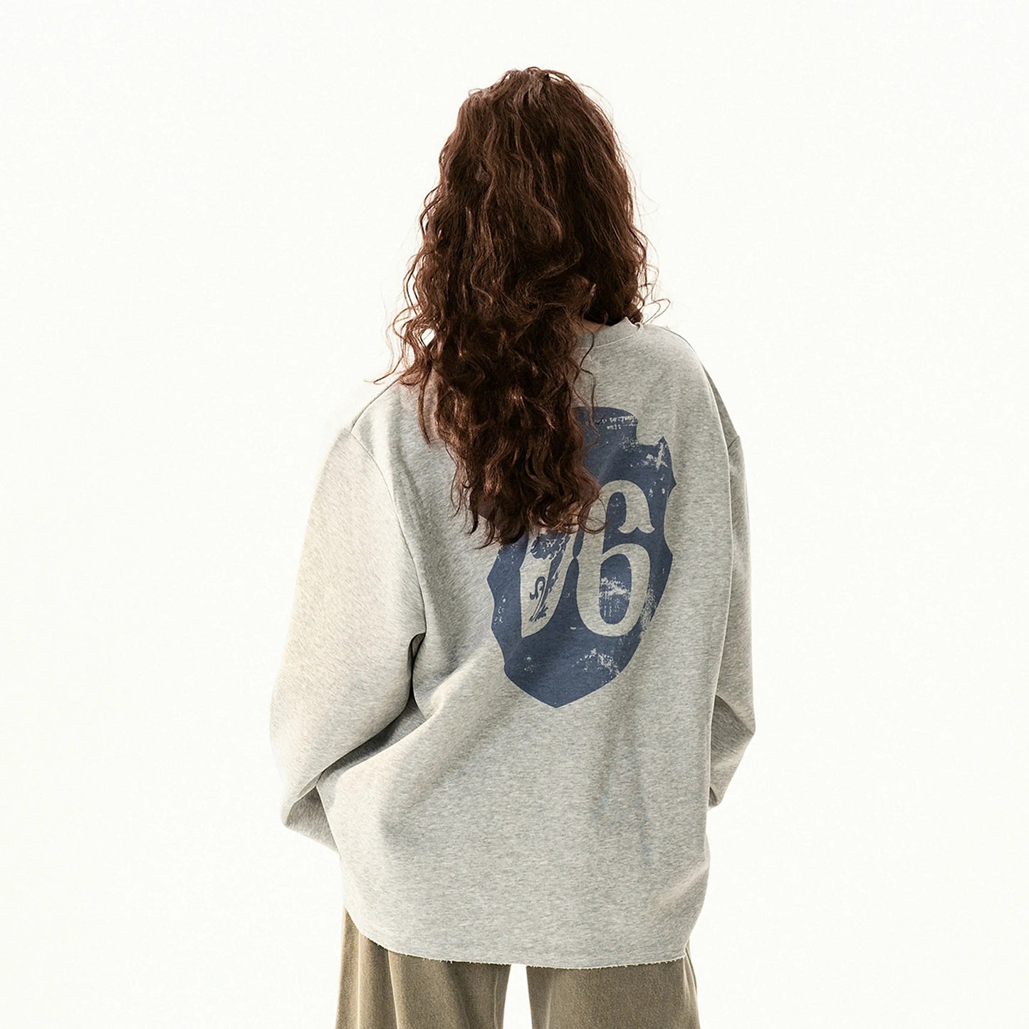 【トップス】アメリカンレトロ ルーズフィット ロゴプリント Vネック スウェット レディース 春秋 カジュアル 万能コーデ パーカー【FCシリーズ】