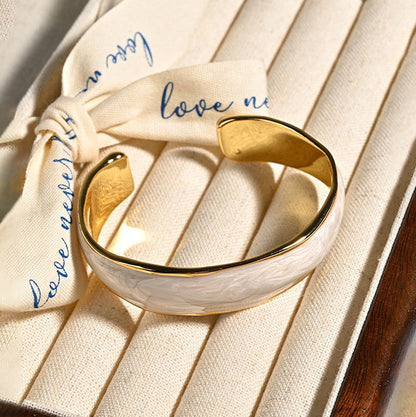 【🎁 B2G1｜先行スタート！】【グッズ】レトロ感 個性派 シンプル気質 調節可能オープンバングル レディースブレスレット