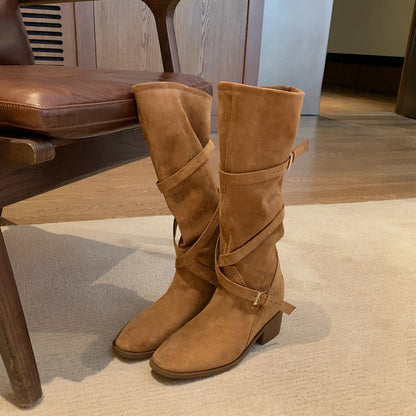 【シューズ】美脚効果 尖丸トゥ クロスベルト 太ヒール ミドルブーツ