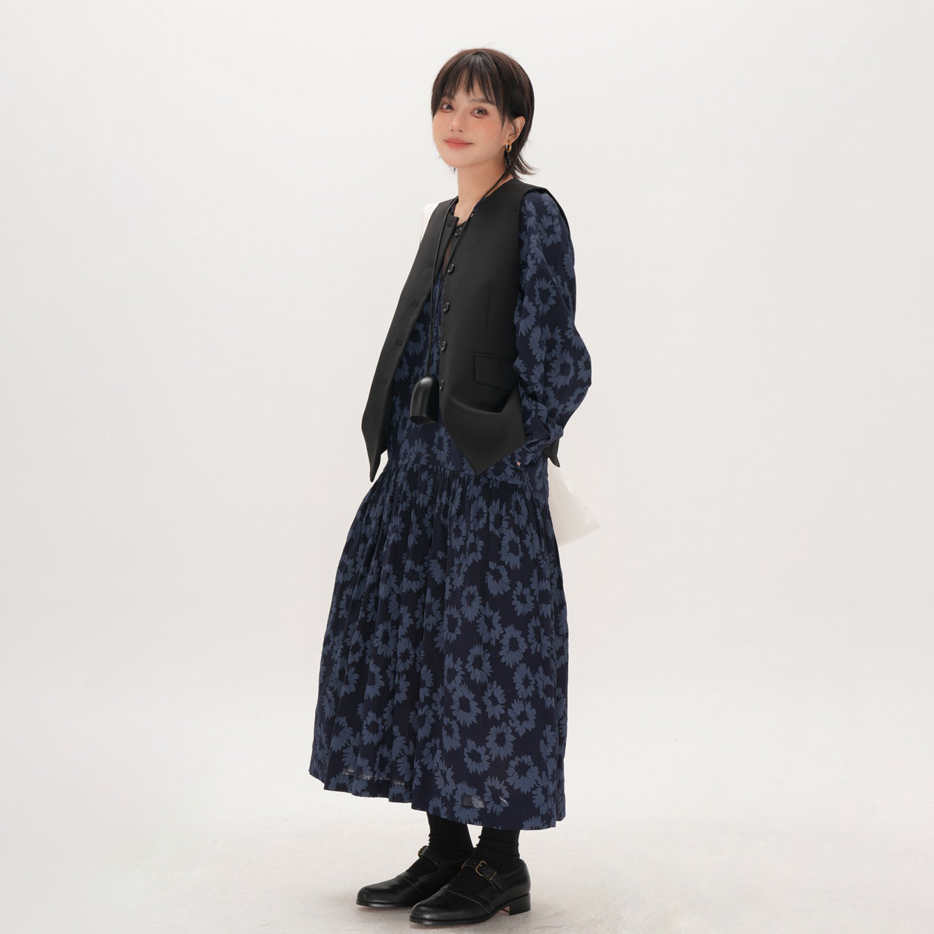 【ワンピース】小花柄 レディース 大きめサイズ ゆったり 体型カバー ミディアムロング丈 レトロ文芸風 長袖ワンピース【JZシリーズ】【SHシリーズ】