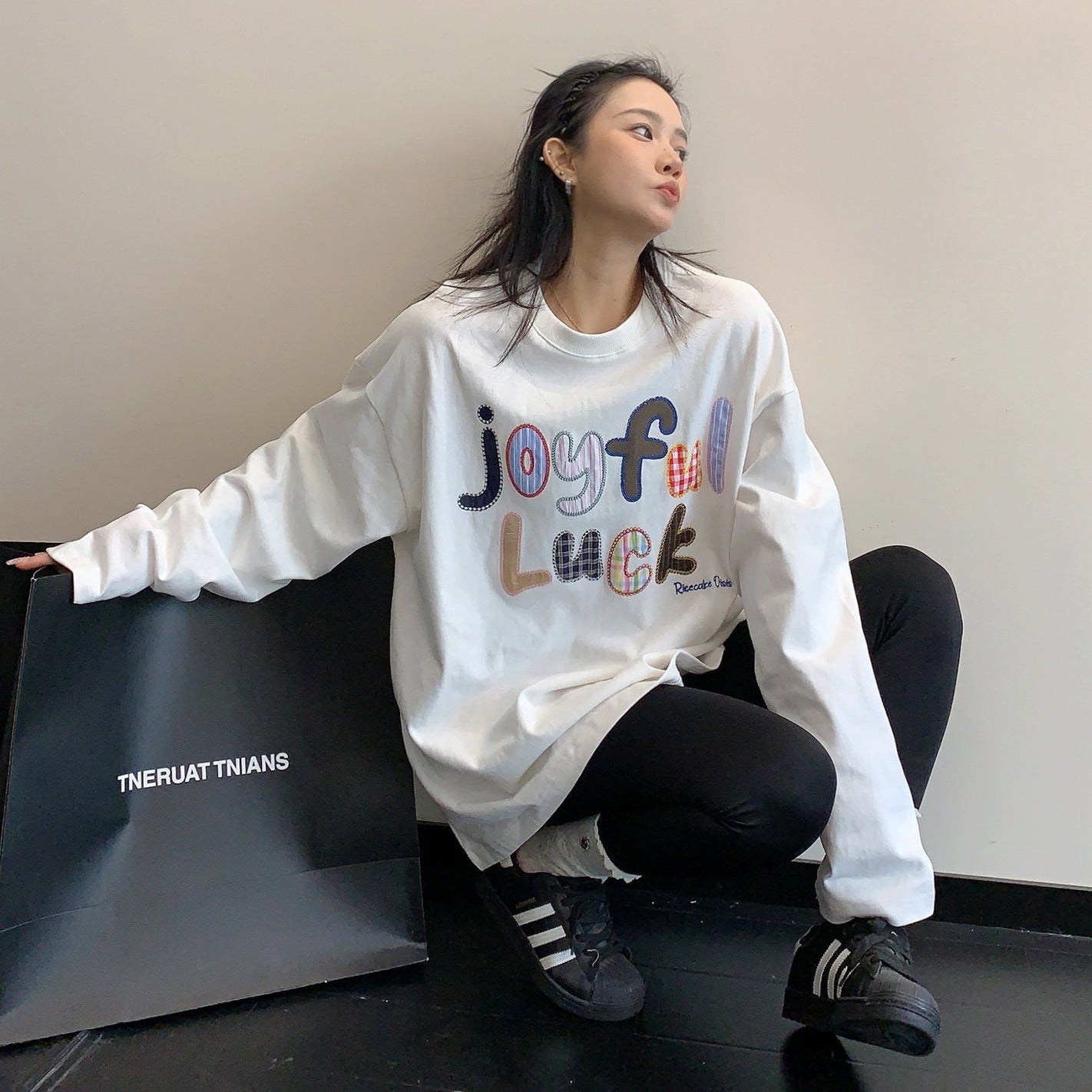 【トップス】アップリケ刺繍 カラフル コットン100% リラックス感 Ｔシャツ 【FCシリーズ】