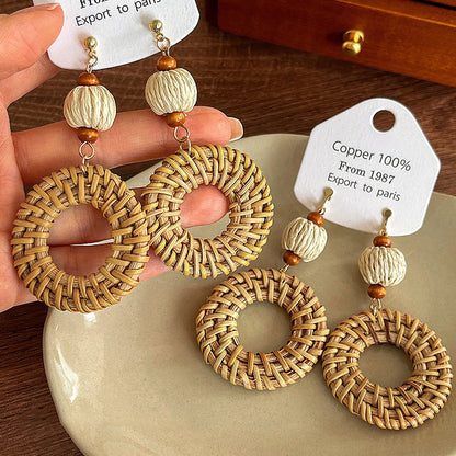 【🎁 B2G1｜先行スタート！】【グッズ】高級感 海辺バカンス ストロー編みピアス ノンホールクリップタイプ イヤリング