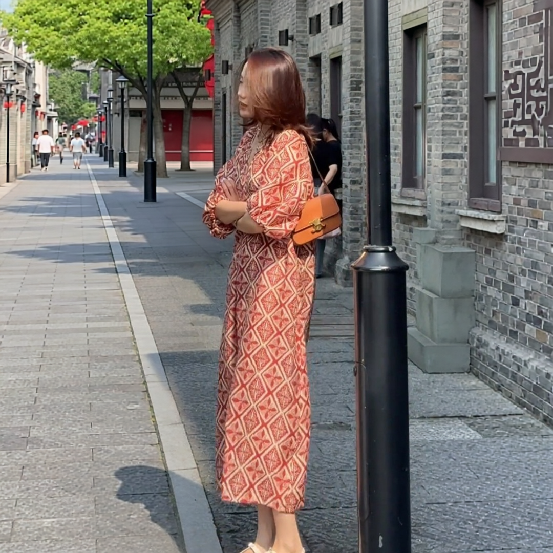V領度假風優雅長洋裝｜紅色連身裙【SH系列】