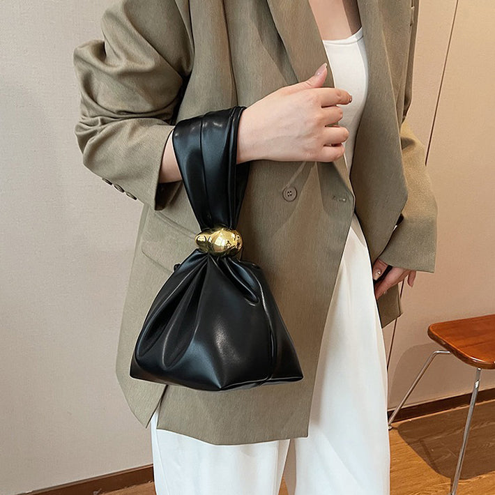 【バッグ】🌙個性的でレア！小さめヴィンテージ風バケツバッグ レディース 秋冬 新作 高級感ハンドバッグ