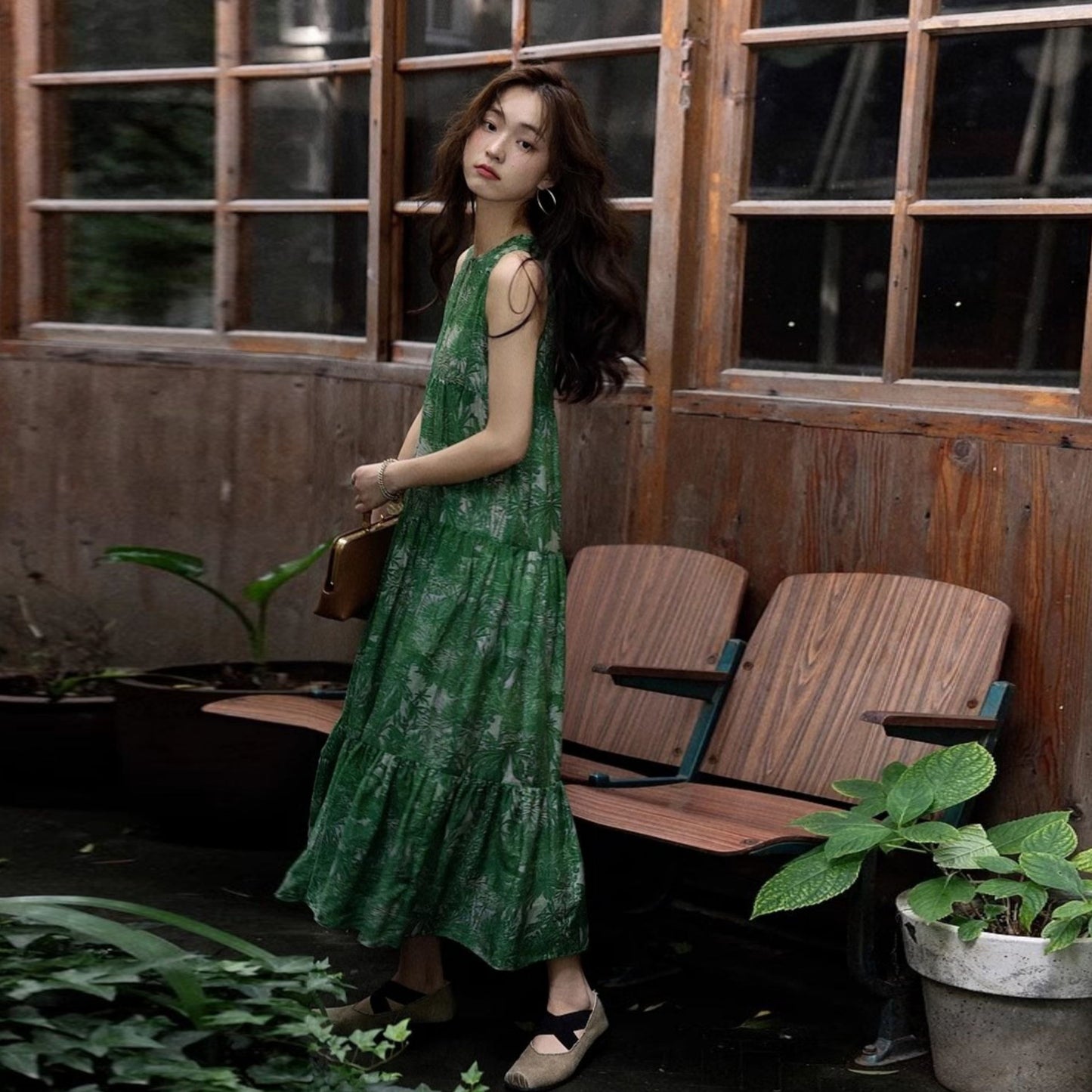 【ワンピース】リゾート風 夏新作 ゆったり細見えデザイン ヴィンテージフラワー ノースリーブワンピース【SHシリーズ】