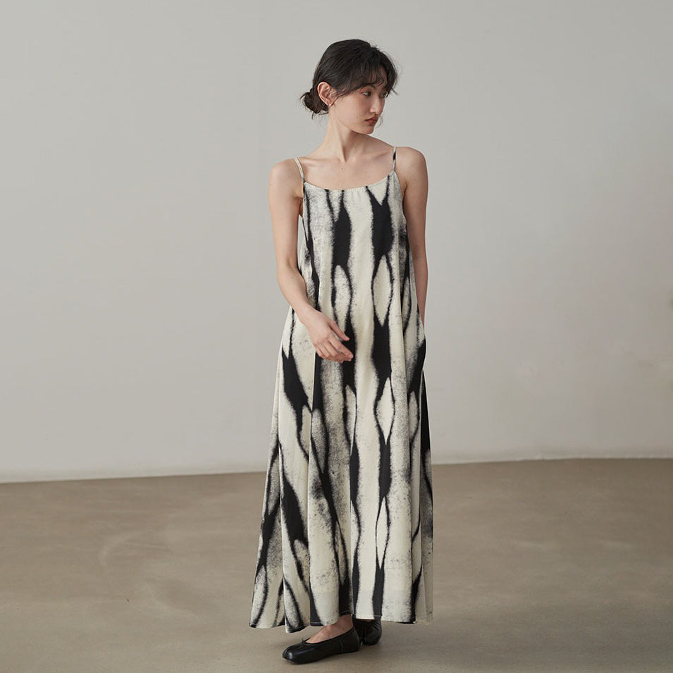 【ワンピース】ヴィンテージ ゆったり シルエット スリム効果 気品あるノースリーブワンピース 【SHシリーズ】