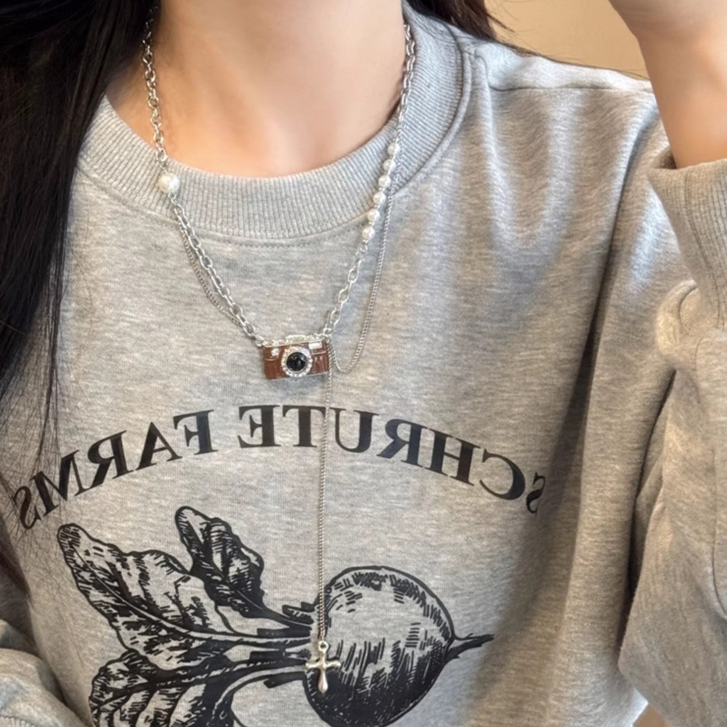 【🎁 B2G1｜先行スタート！】【グッズ】ブラウン カメラモチーフ パールネックレス レディース個性的 ロングチェーン スウェットアクセサリー